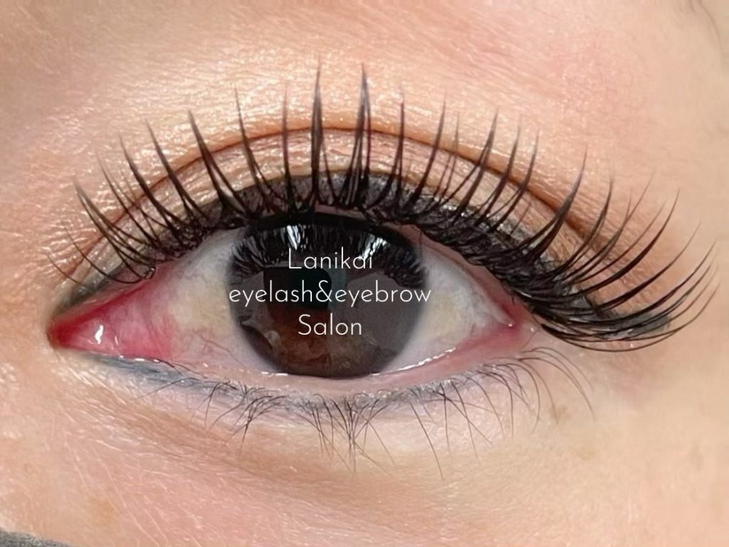 メガフラットラッシュ
自まつ毛がなくてもふわふわ